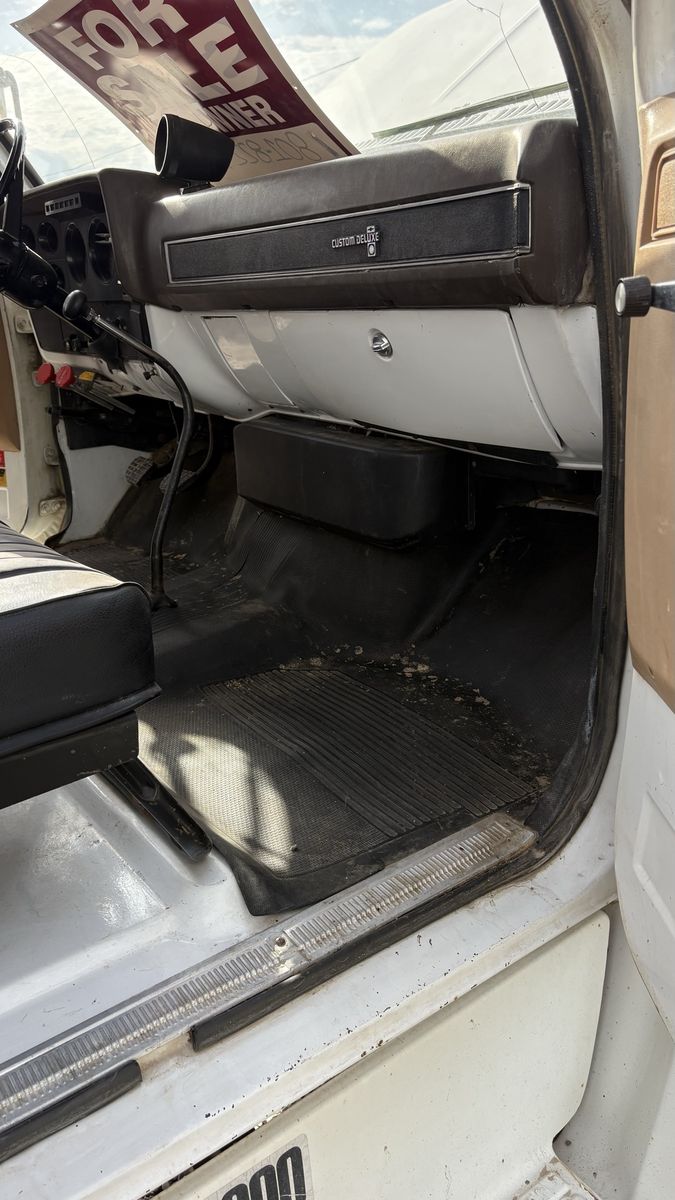 Main image 7