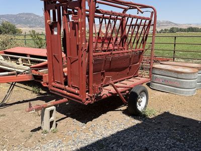 Squeeze chute