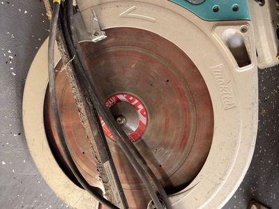Makita 16-5/16" Beam Saw (Model 5402NA) with DeWalt Blade