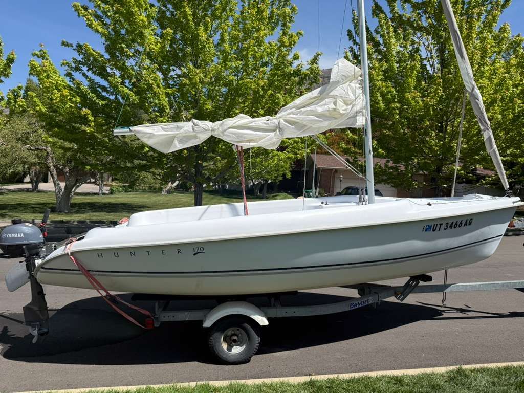 Hunter 170 Sailboat