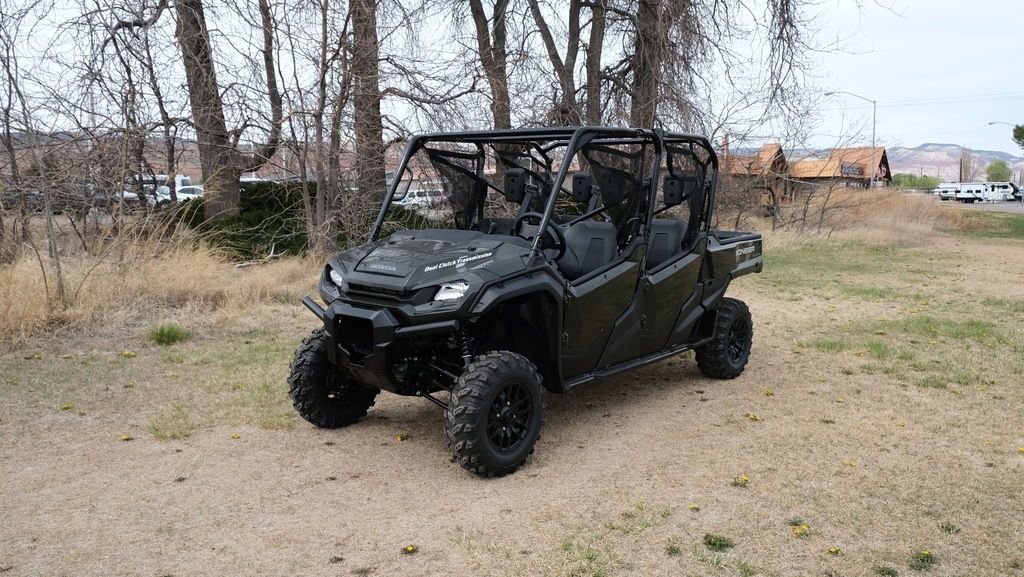2025 Honda Pioneer 1000-6 Deluxe Crew