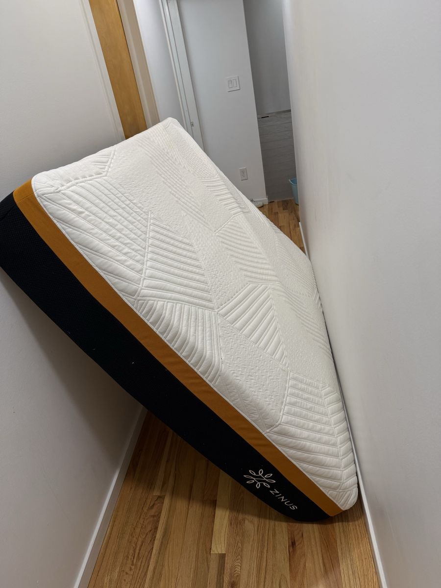 Zinus King Size Cooling Gel Memory Foam Mattress