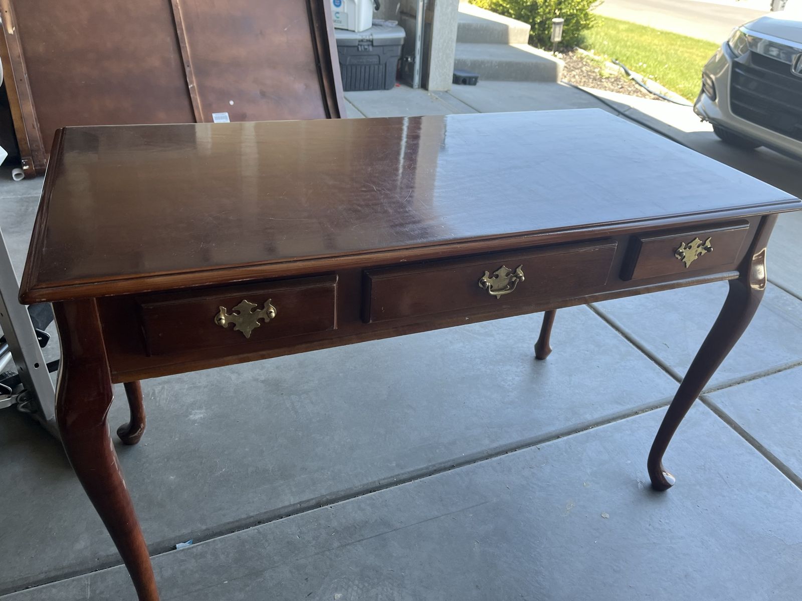 Queen Anne Style Solid Wood Cherry Finish Writing Desk with 3 Dovetail Drawers