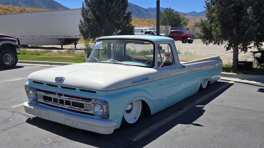 1961 Ford F-100 