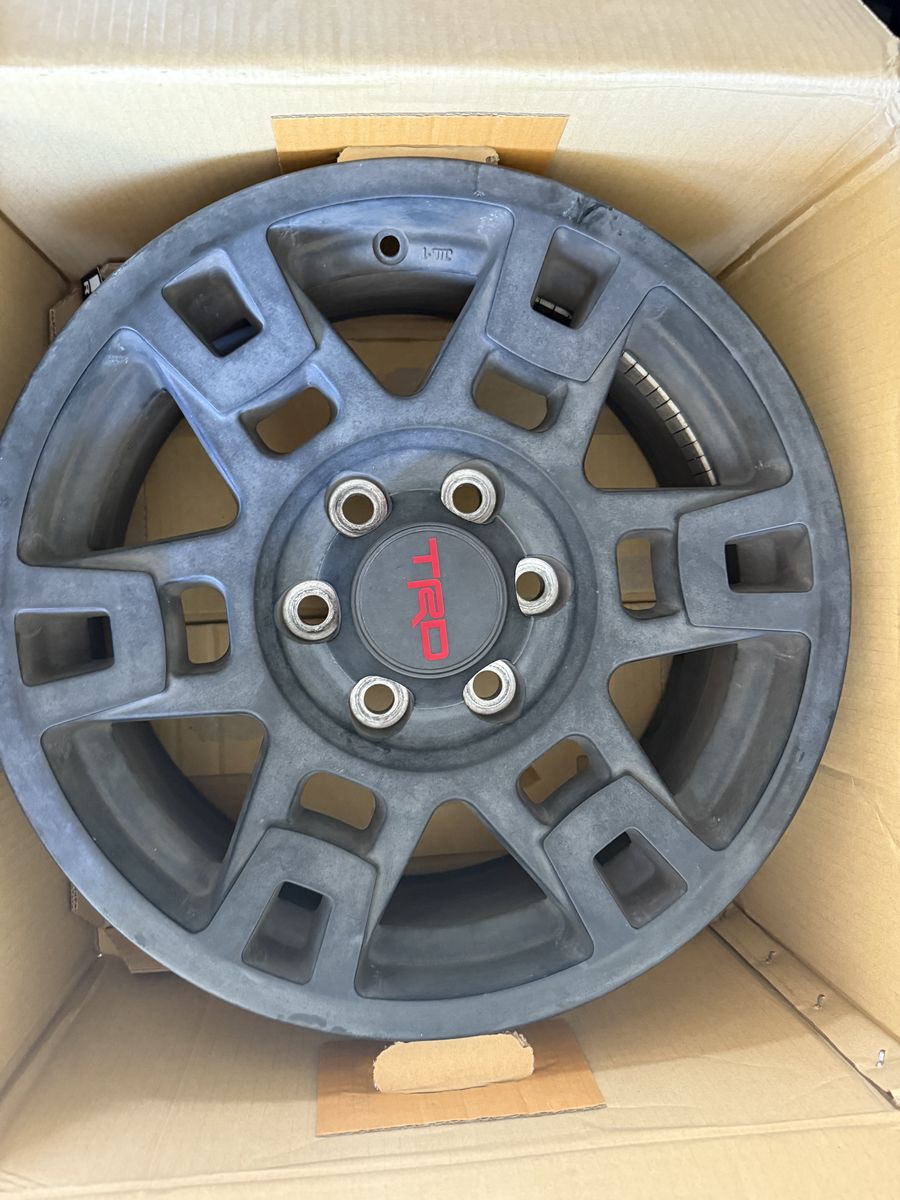 TRD Pro 4Runner Wheels 17" (Used)