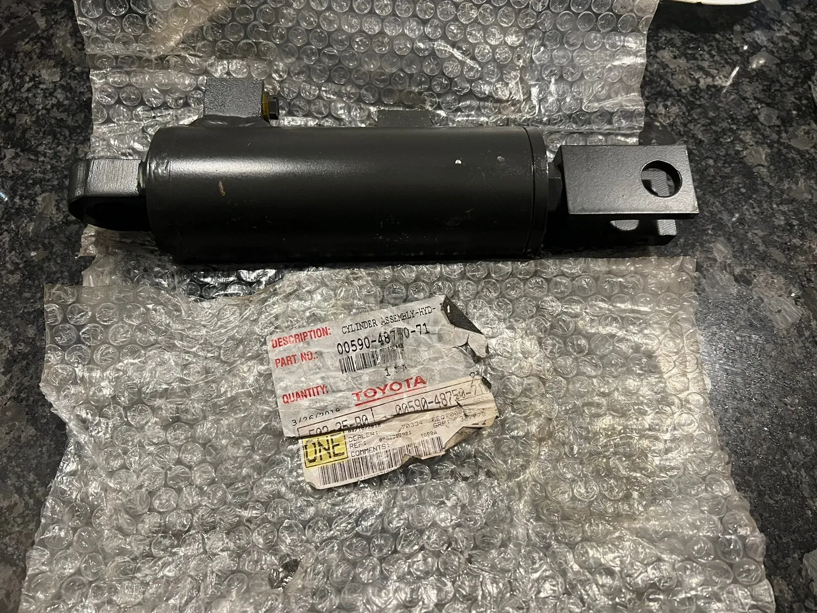 Toyota Forklift 8-series Left Handed Cylinder Assembly