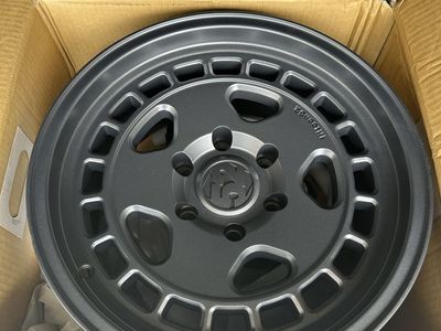 5- 17x8.5 Fifteen52 Rims