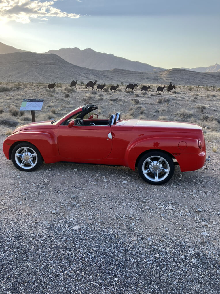 2004 CHEVROLET SSR Base