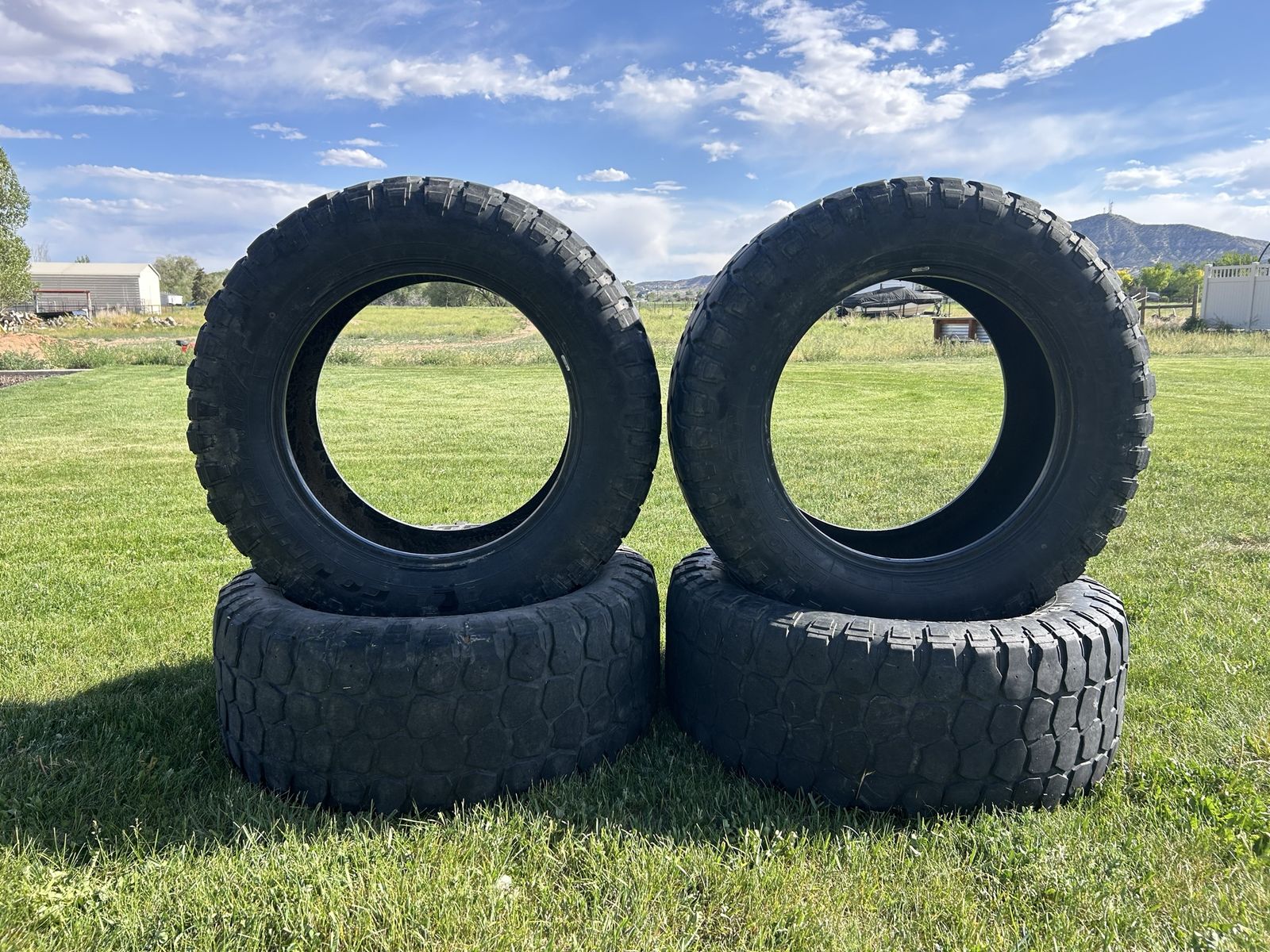 35x12.5R20LT