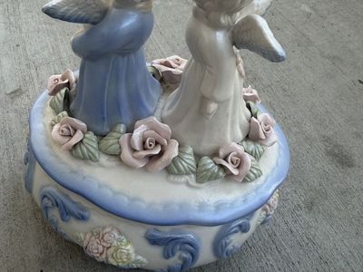 Vintage Ceramic Angel Music Box Ring Trinket Dish with Rose Details