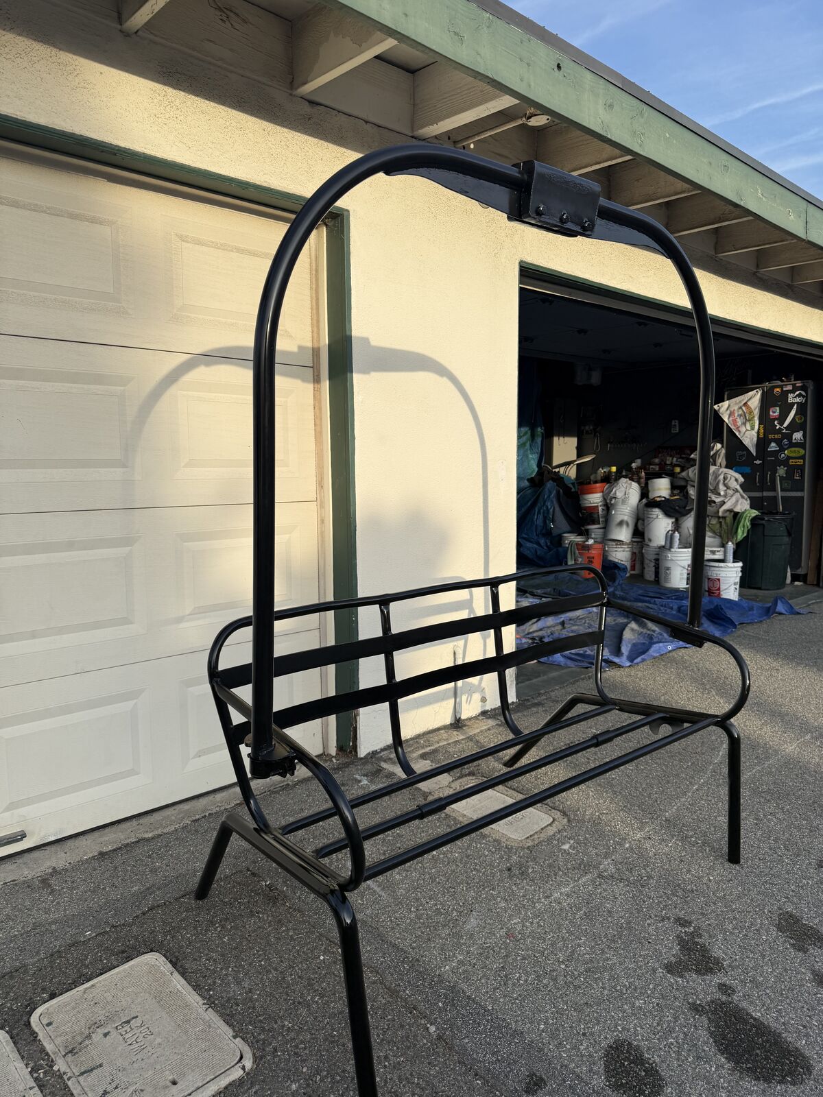 Freestanding triple ski chair