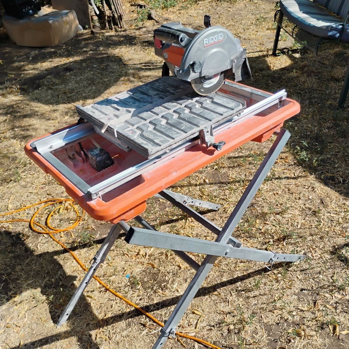 Ridgid Wet Tile Saw W/Stand And Blade 7 Inch