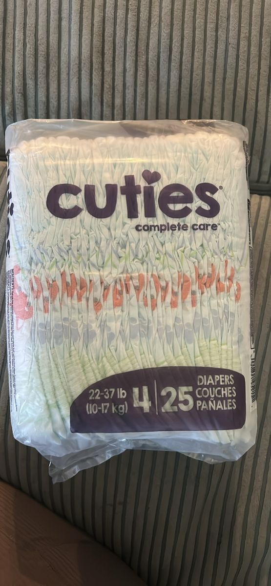 Cuties Diapers size 4 25ct