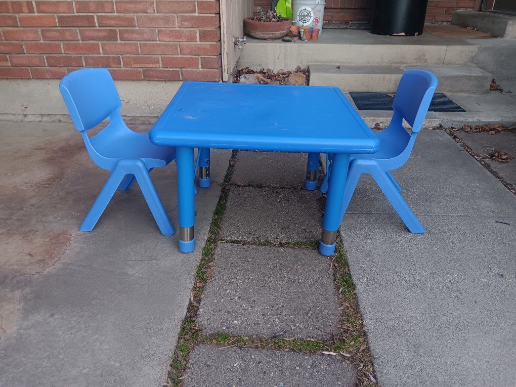 Sturdy kids table and chairs