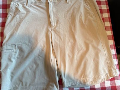 Columbia Sportswear Men's Regular Fit Tan Cargo Shorts Size 36 - 10" Inseam
