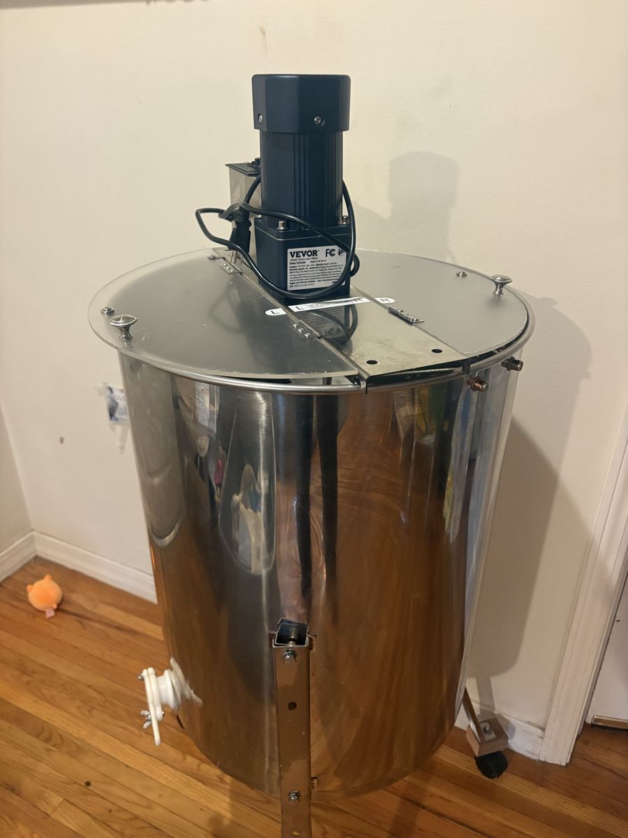 Vevor 4/8 electric honey extractor