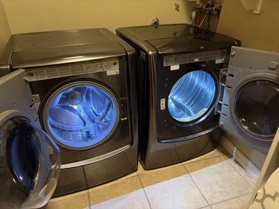 LG SIGNATURE Mega Capacity Washer & Gas Dryer Set