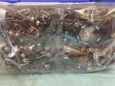 Costume Jewelry (Lot of Single Earrings)! Great for Crafting! Look