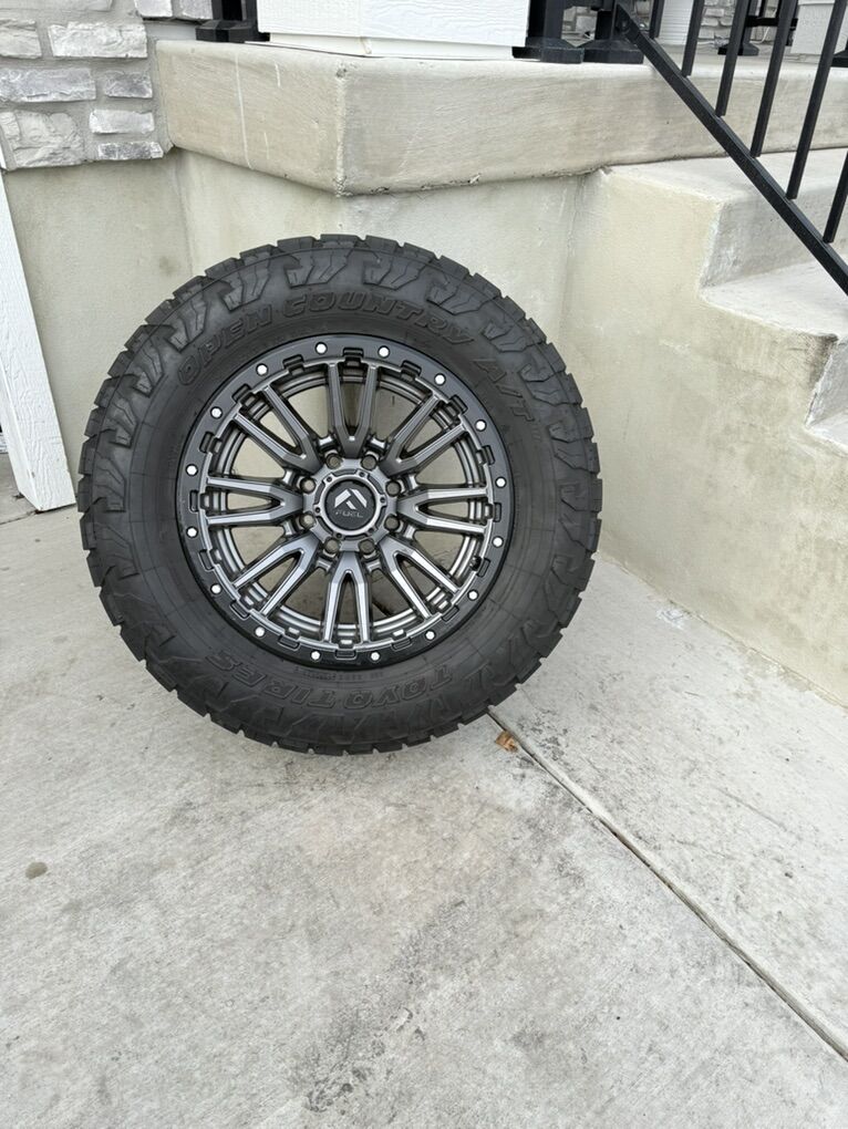 Dodge Ram 3500 Chevy Rims and Tires 35/12.50R20
