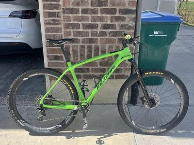 Fezzari Solitude Carbon Hardtail