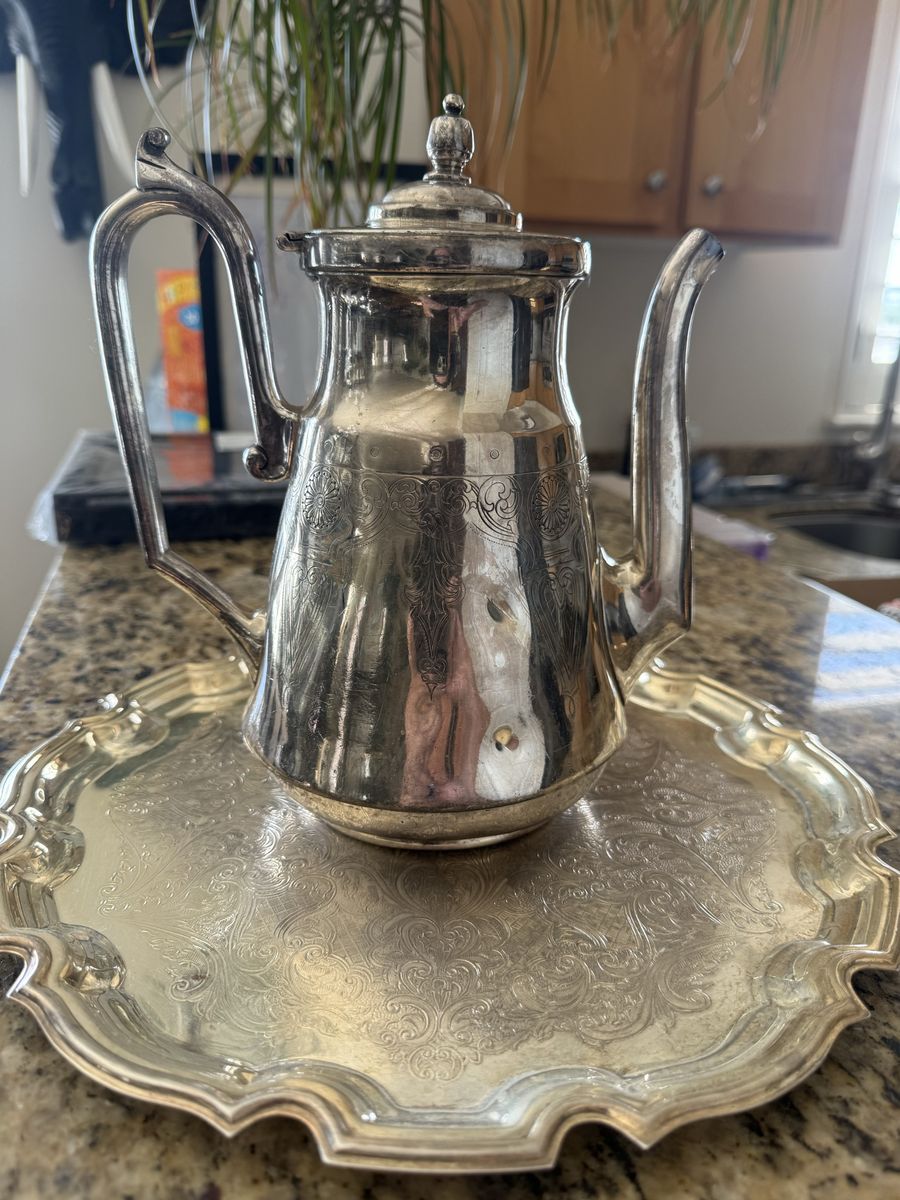 Vintage SilverPlate coffee/Tea Pot