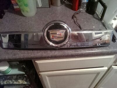 2007 thru 2013 Escalade rear lift gate molding