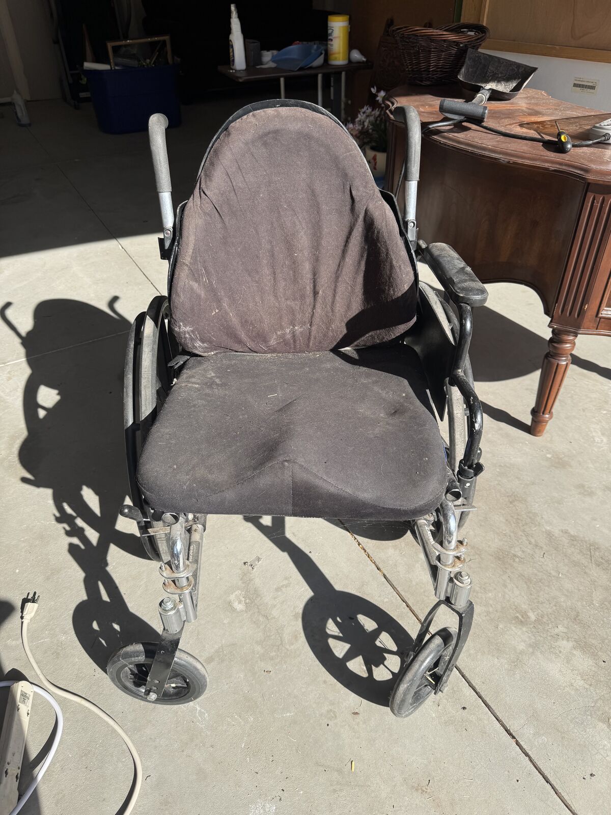 Free manual transport wheelchair