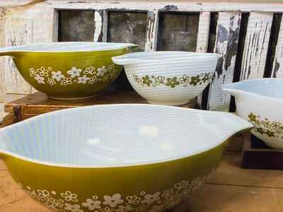 Vintage Pyrex Spring Blossom Crazy Daisy Cinderella Nesting Mixing Bowls Set of 4