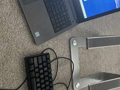 Dell Inspiron 5559 + gaming keyboard, mouse, and stand