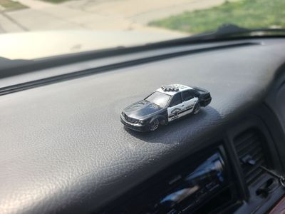 2004 Ford Crown Victoria S