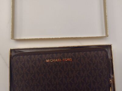 Michael Kors Brown Wallet - Brand New w/ Box