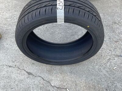 215/40/18 NEW LIONHART TIRE