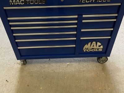 MAC TOOLS TECH 1000 tool box