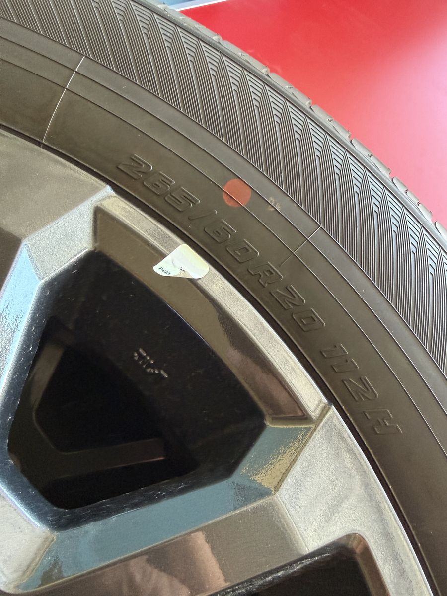 Main image 3