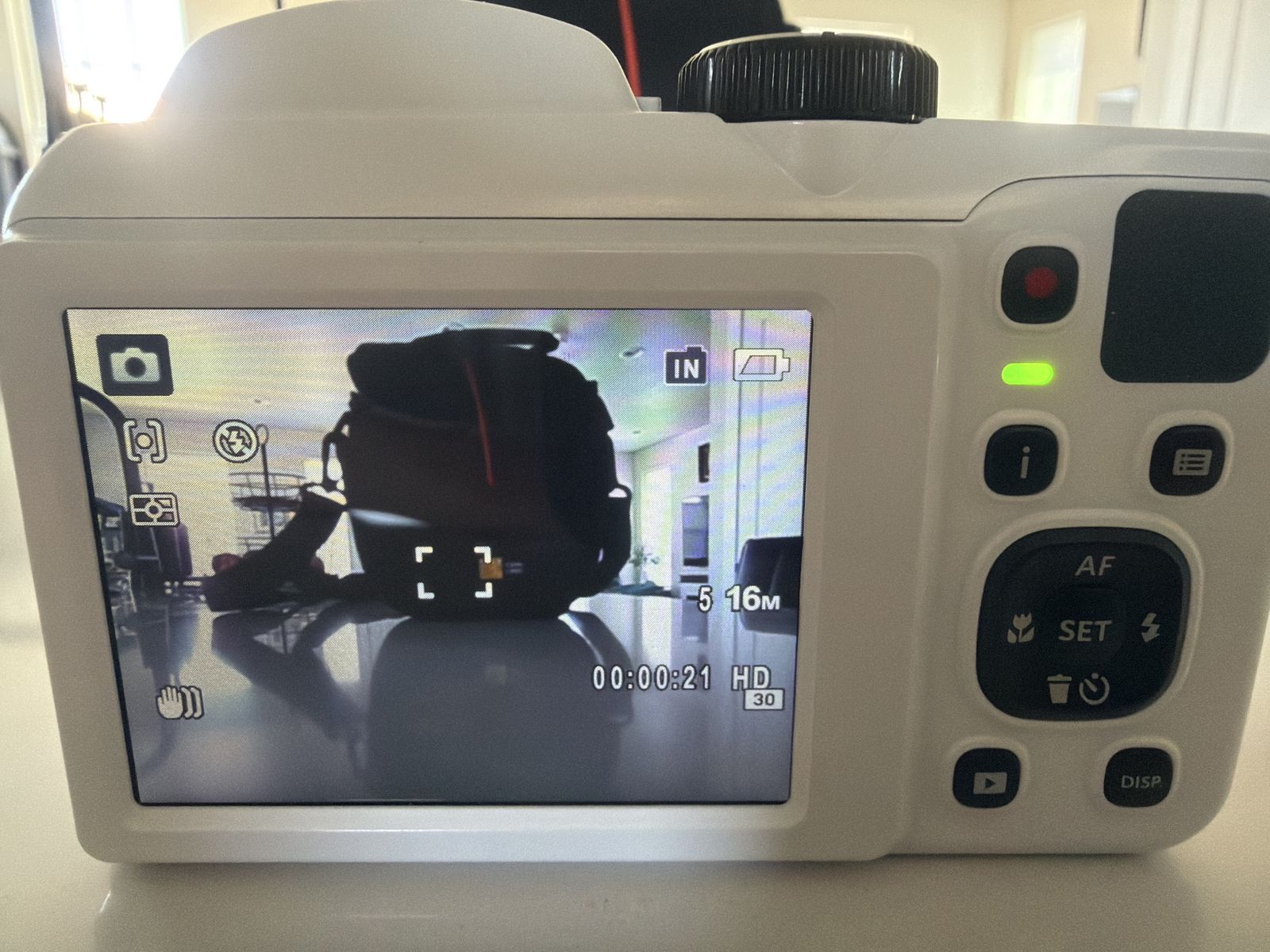 Main image 3
