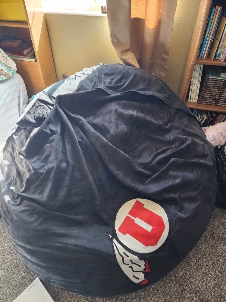 University of Utah Utes Black Bean Bag Chair - Large Comfortable Seating for Fan Cave/Dorm