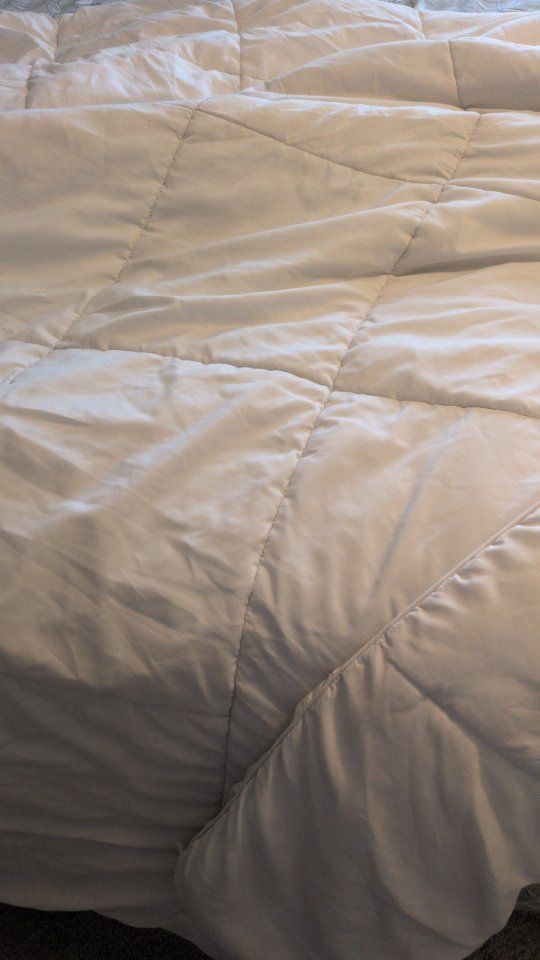 White Quilted Comforter (Twin Size) - Used Condition