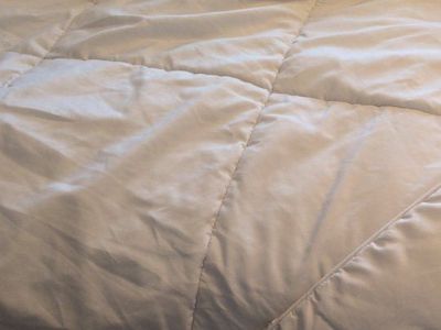 White Quilted Comforter (Twin Size) - Used Condition