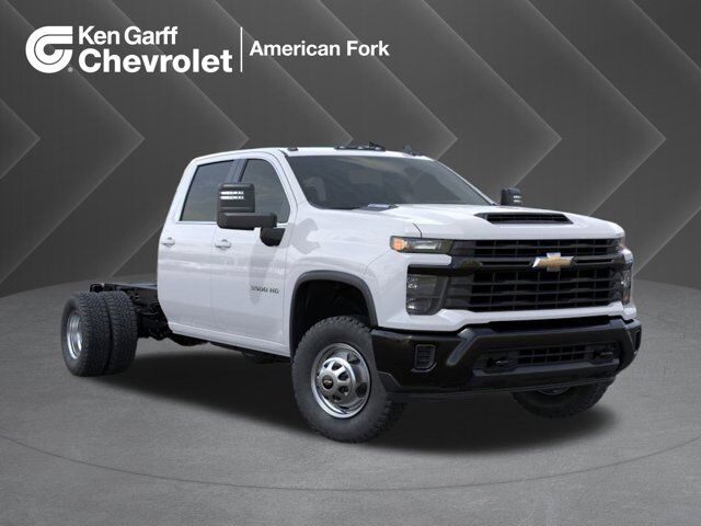 2026 Chevrolet Silverado 3500HD CC Work Truck