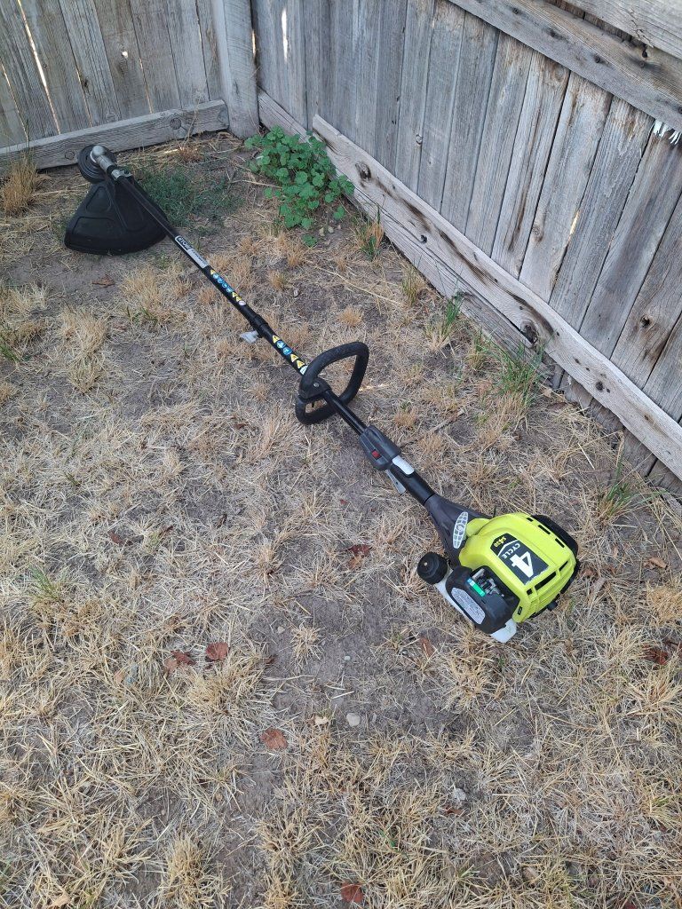 Ryobi S430 4-Cycle Gas String Trimmer Weed Eater Attachment Capable