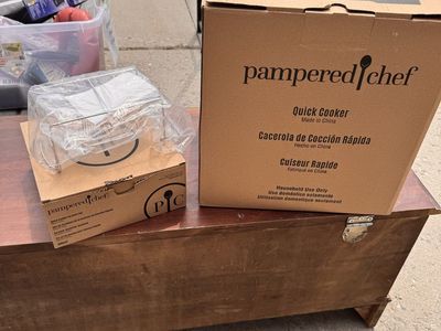 Pampered Chef Quick Cooker with Ceramic Pot Attachment In Box