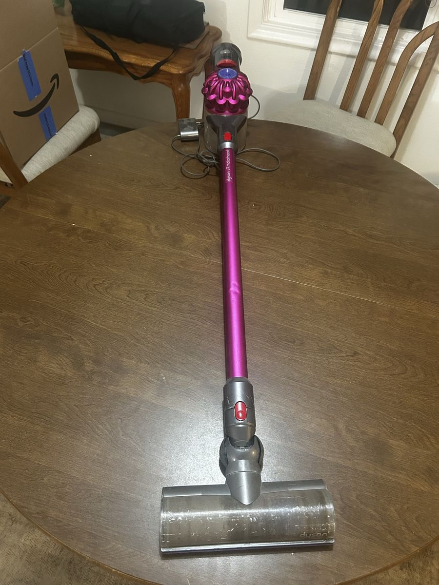 Dyson V7 Motorhead Cordless Stick Vacuum Cleaner - Used, Purple