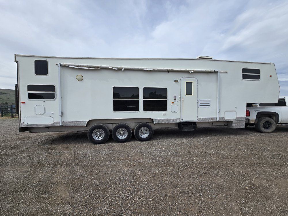 2003 Alijo Rampage 38' Toy Hauler 5th Wheel