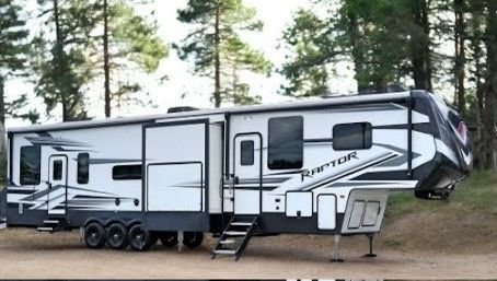 2021 Keystone Raptor 423 Toy Hauler