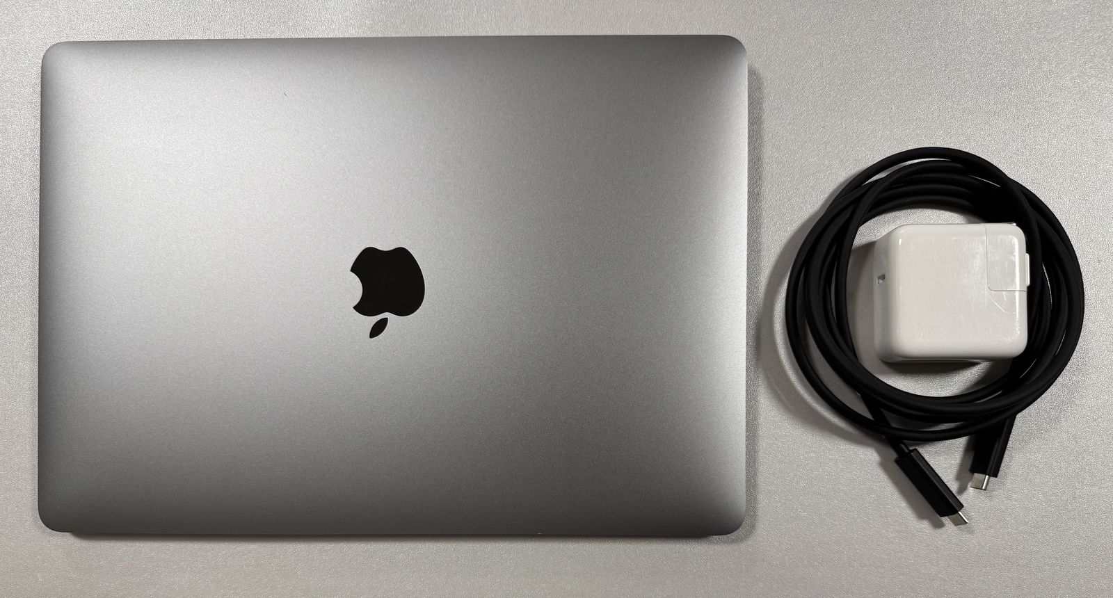 Apple MacBook Air M1 13” 16GB Ram 256GB SSD Space Gray A2337
