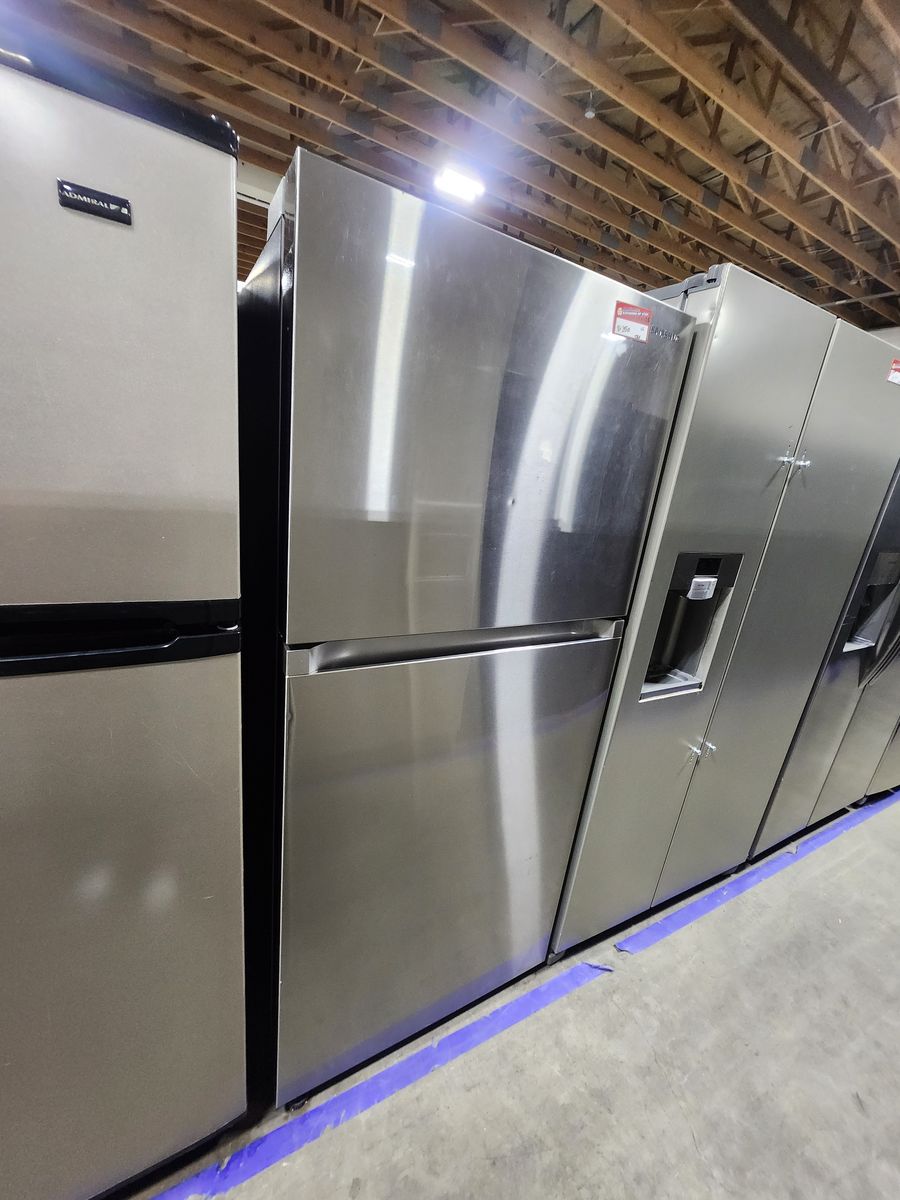 Samsung Stainless Steel Top Freezer Refrigerator - Excellent Condition