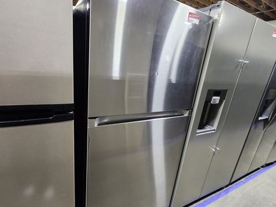 Samsung Stainless Steel Top Freezer Refrigerator - Excellent Condition
