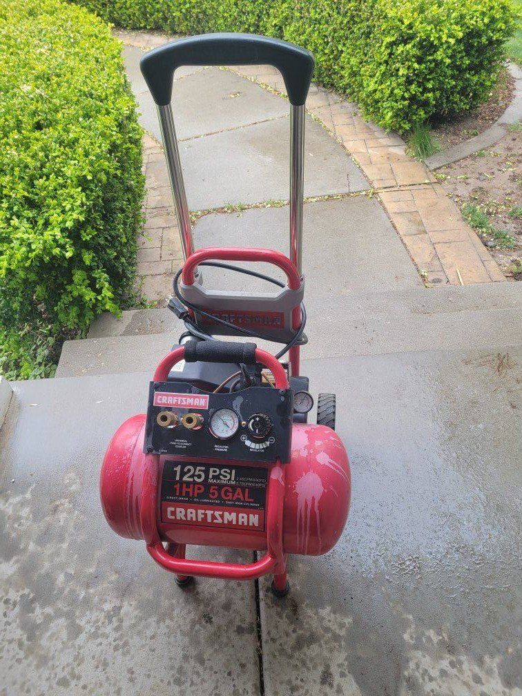 Oil Cooled Compressor 5 G 125 PSI Extremely Porta