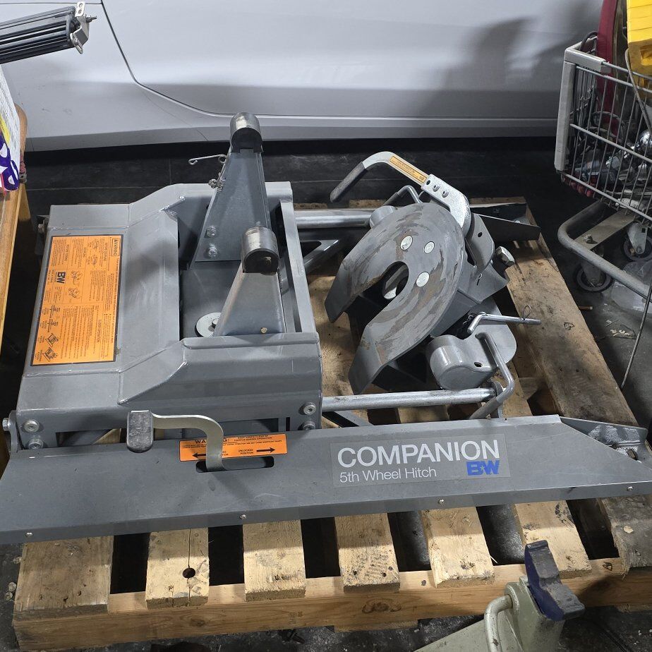 b&w companion slider 5th wheel hitch