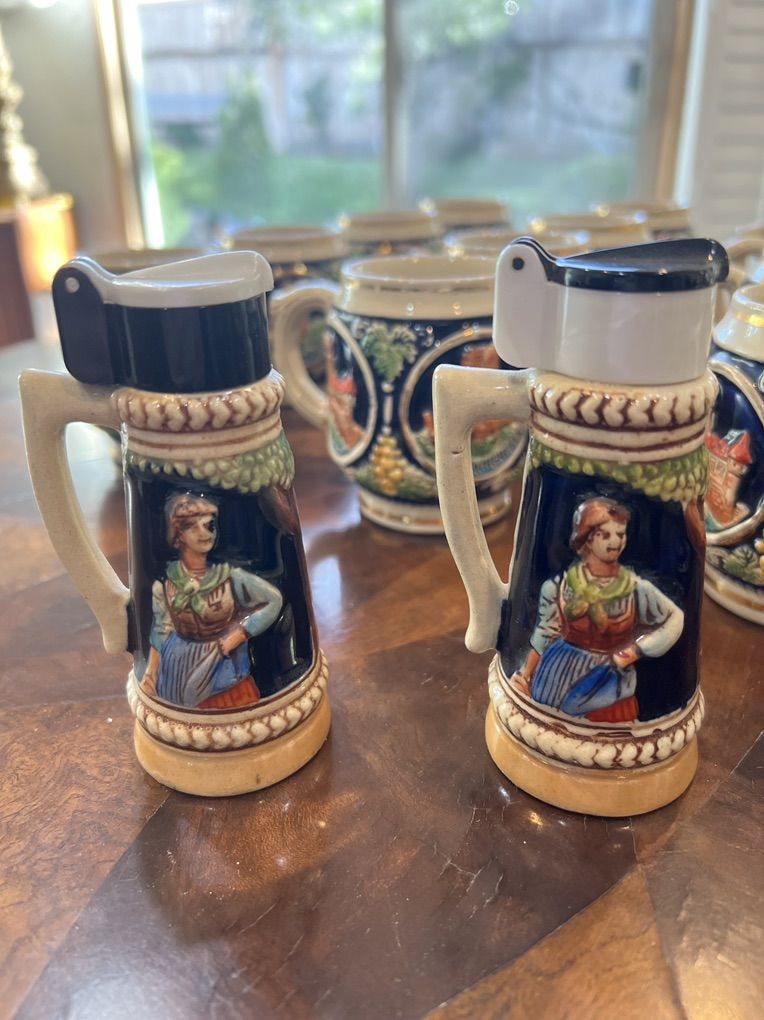 Vintage salt & pepper shaker set
